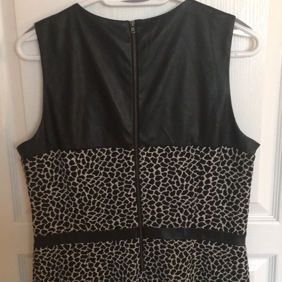 Black and White Patterned Dress - Picture 3 of 5